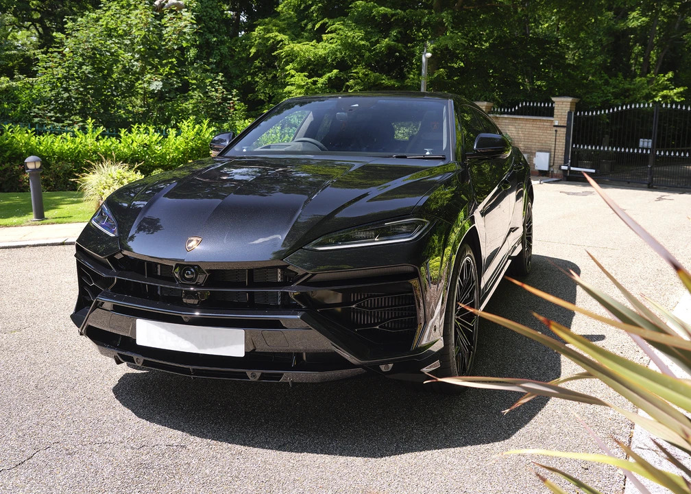 2025 Lamborghini Urus SE - Image 15 of 31