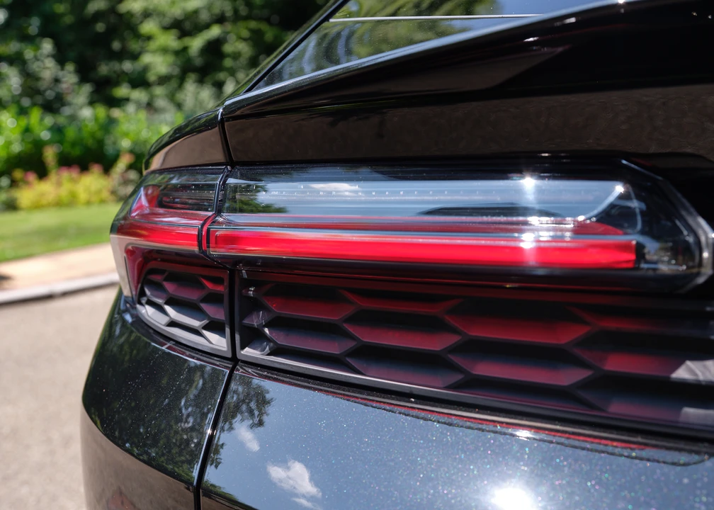 2025 Lamborghini Urus SE - Image 23 of 31
