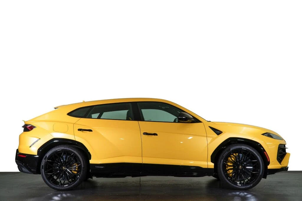 2025 Lamborghini Urus SE - Image 17 of 31
