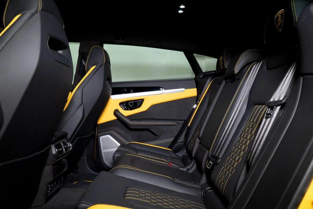 2025 Lamborghini Urus SE - Image 25 of 31