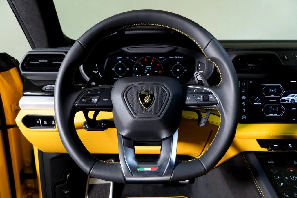 2025 Lamborghini Urus SE - Image 11 of 31