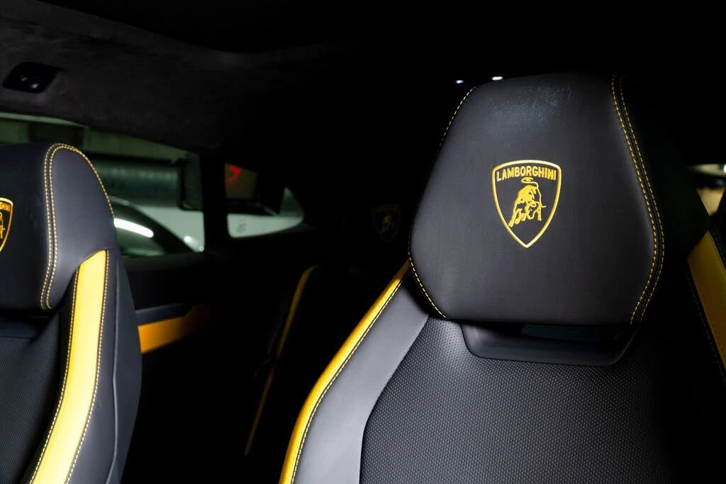 2025 Lamborghini Urus SE - Image 5 of 31