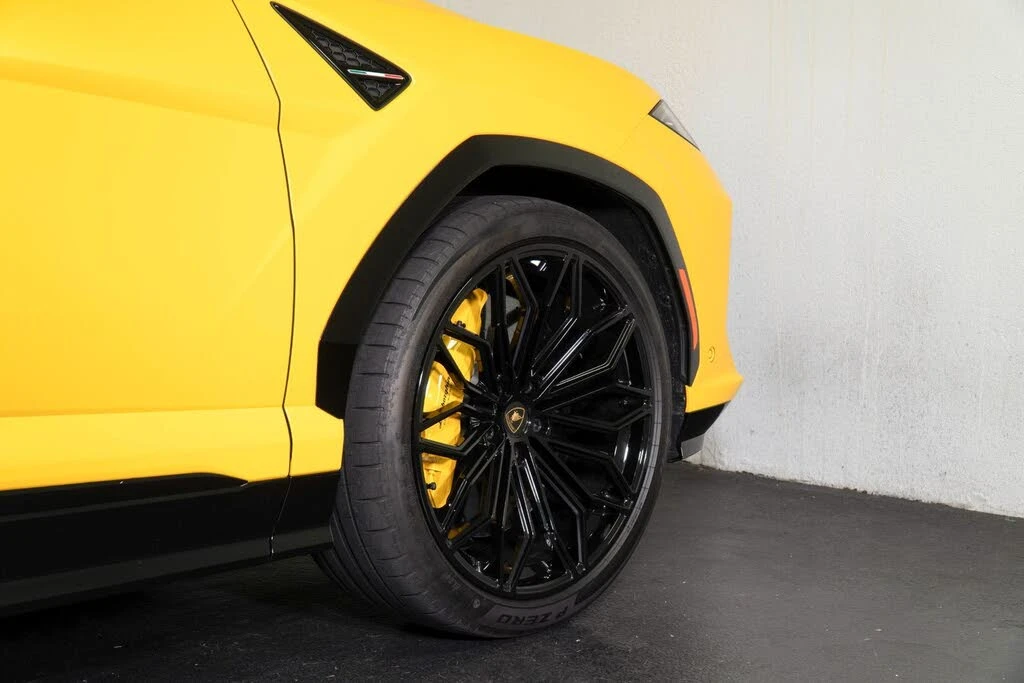 2025 Lamborghini Urus SE - Image 9 of 31
