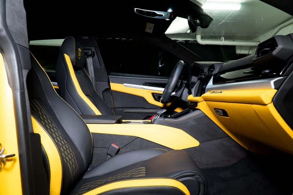 2025 Lamborghini Urus SE - Image 12 of 31