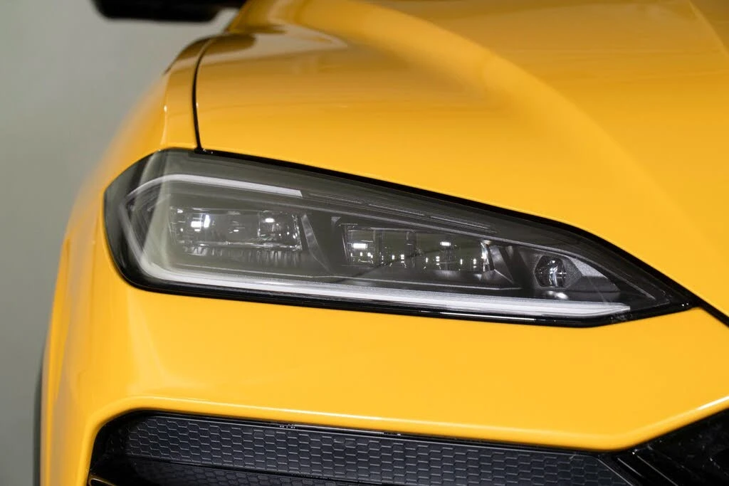 2025 Lamborghini Urus SE - Image 15 of 31