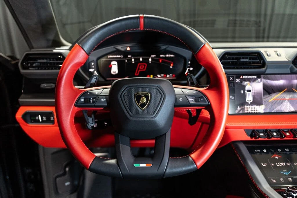 2025 Lamborghini Urus SE - Image 16 of 31