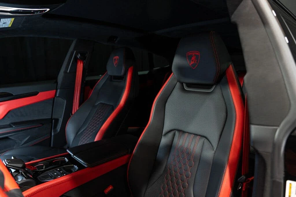 2025 Lamborghini Urus SE - Image 26 of 31