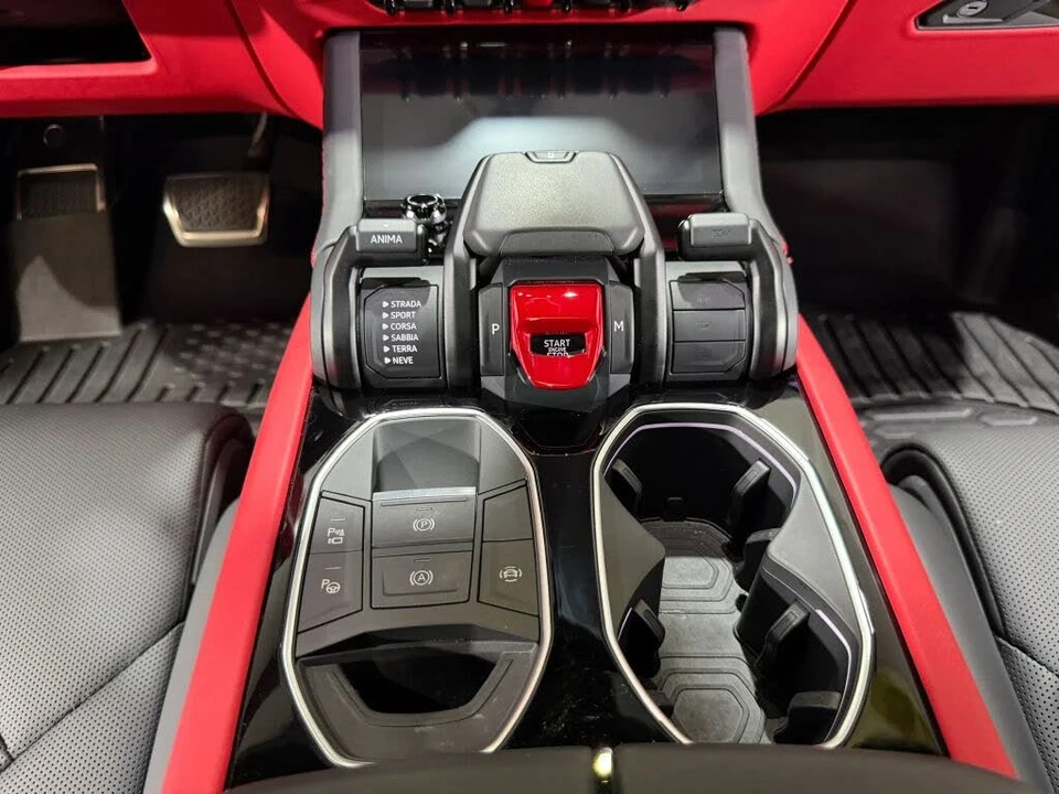 2025 Lamborghini Urus SE - Image 31 of 31