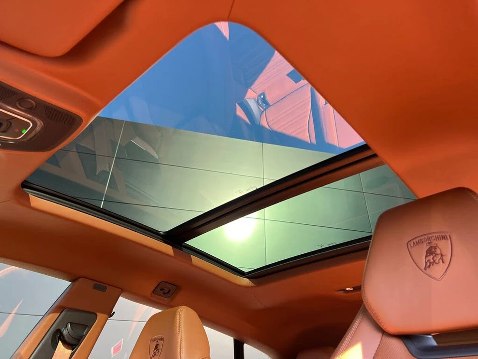 2025 Lamborghini Urus SE - Image 24 of 31
