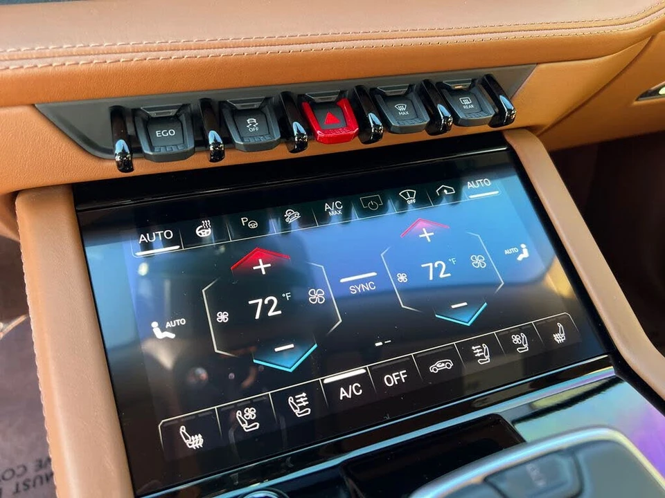 2025 Lamborghini Urus SE - Image 22 of 31