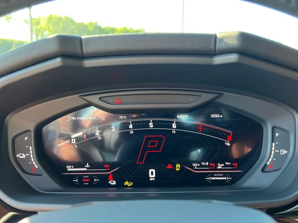 2025 Lamborghini Urus SE - Image 19 of 31