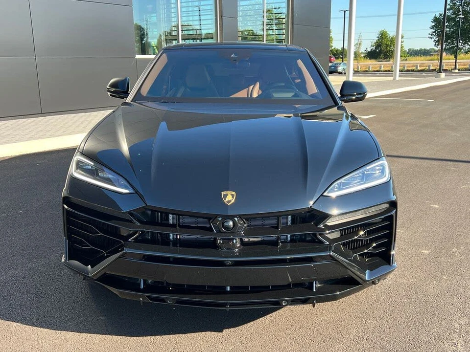 2025 Lamborghini Urus SE - Image 3 of 31