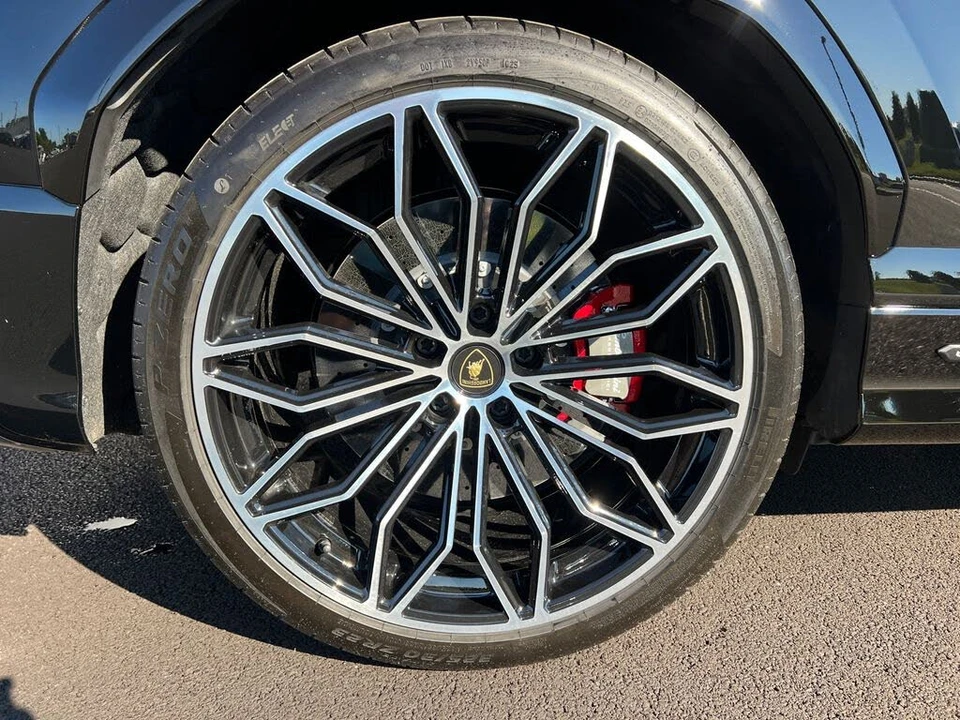 2025 Lamborghini Urus SE - Image 31 of 31