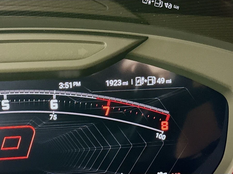 2025 Lamborghini Urus SE - Image 23 of 31