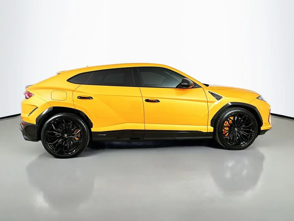 2025 Lamborghini Urus SE - Image 4 of 31