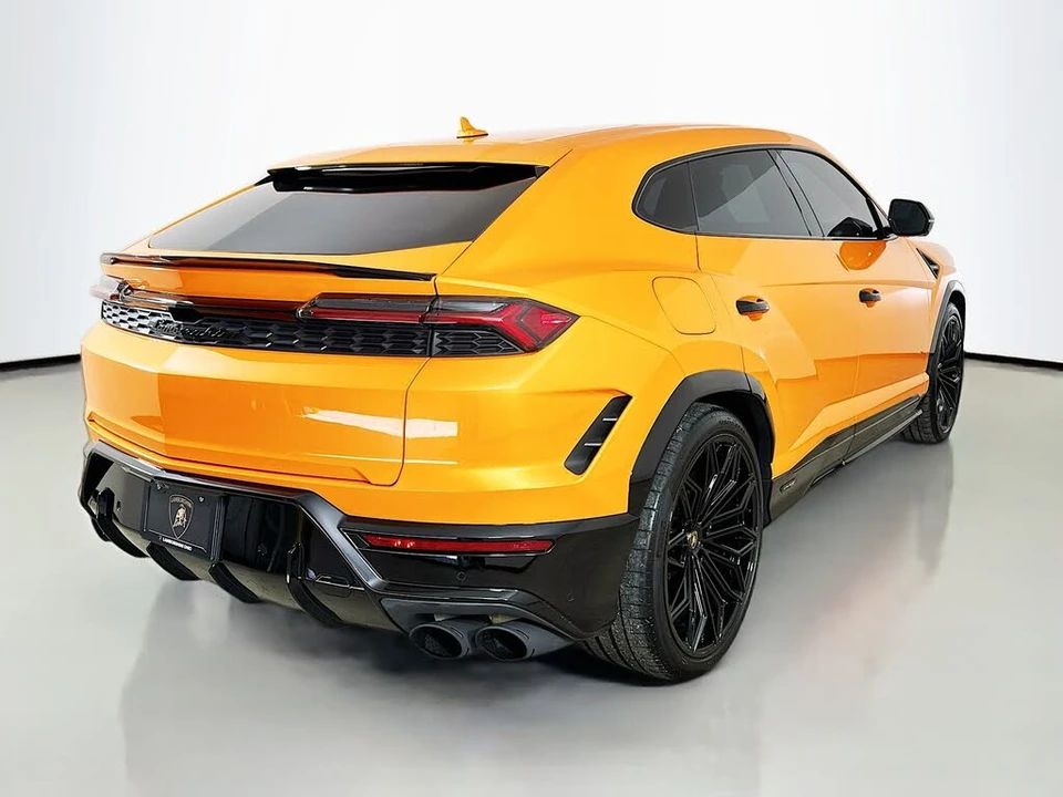 2025 Lamborghini Urus SE - Image 5 of 31