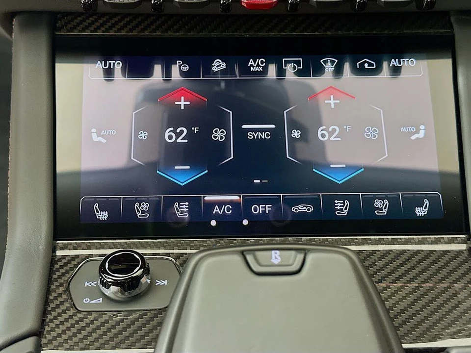 2025 Lamborghini Urus SE - Image 28 of 31