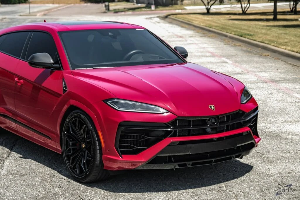 2025 Lamborghini Urus SE - Image 29 of 31