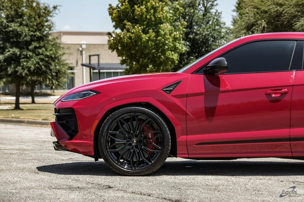 2025 Lamborghini Urus SE - Image 9 of 31