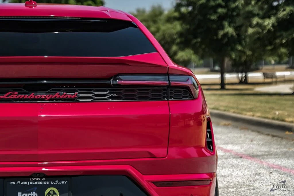 2025 Lamborghini Urus SE - Image 16 of 31