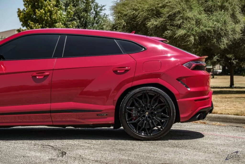 2025 Lamborghini Urus SE - Image 10 of 31