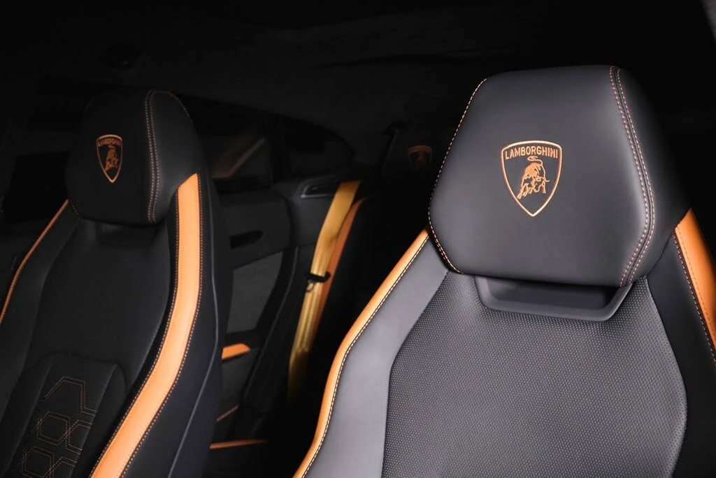 2025 Lamborghini Urus SE - Image 5 of 31