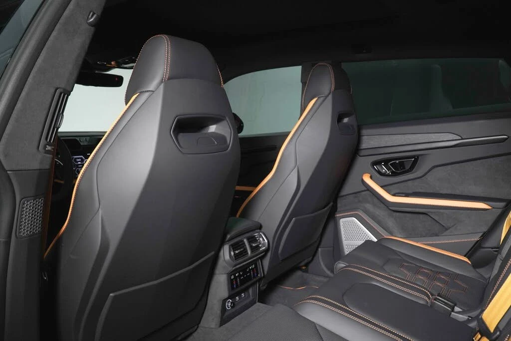 2025 Lamborghini Urus SE - Image 24 of 31