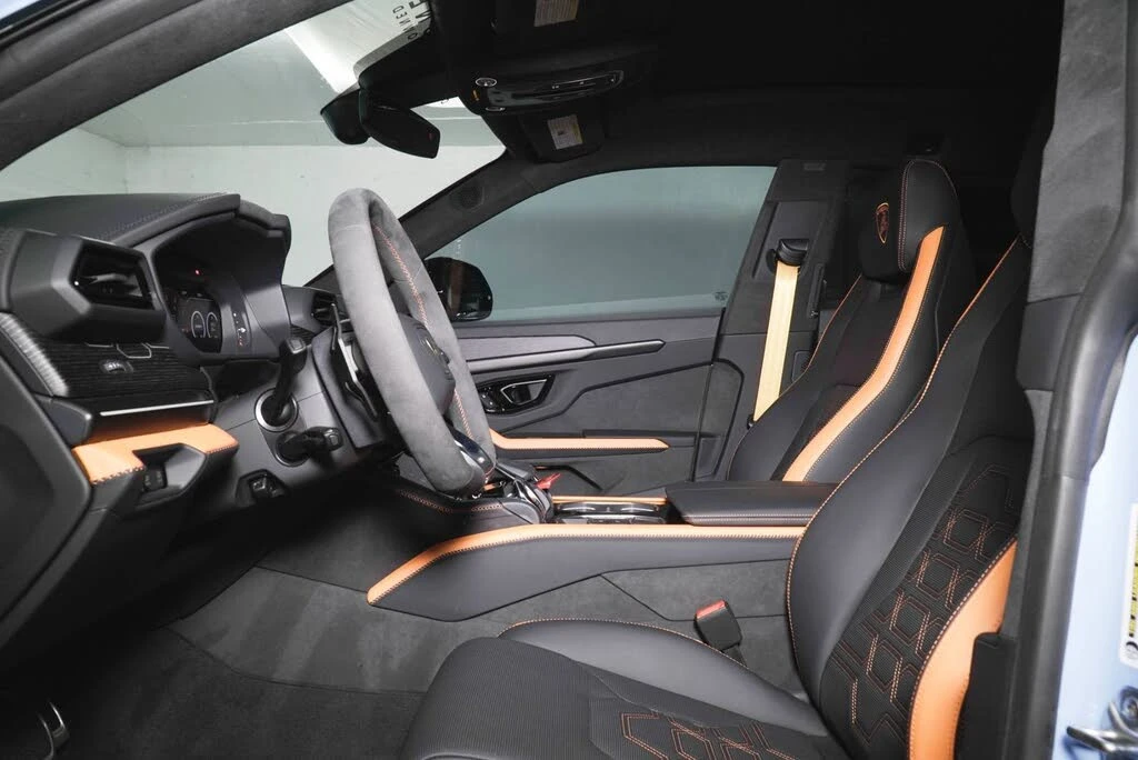 2025 Lamborghini Urus SE - Image 20 of 31