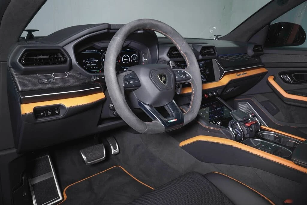 2025 Lamborghini Urus SE - Image 3 of 31