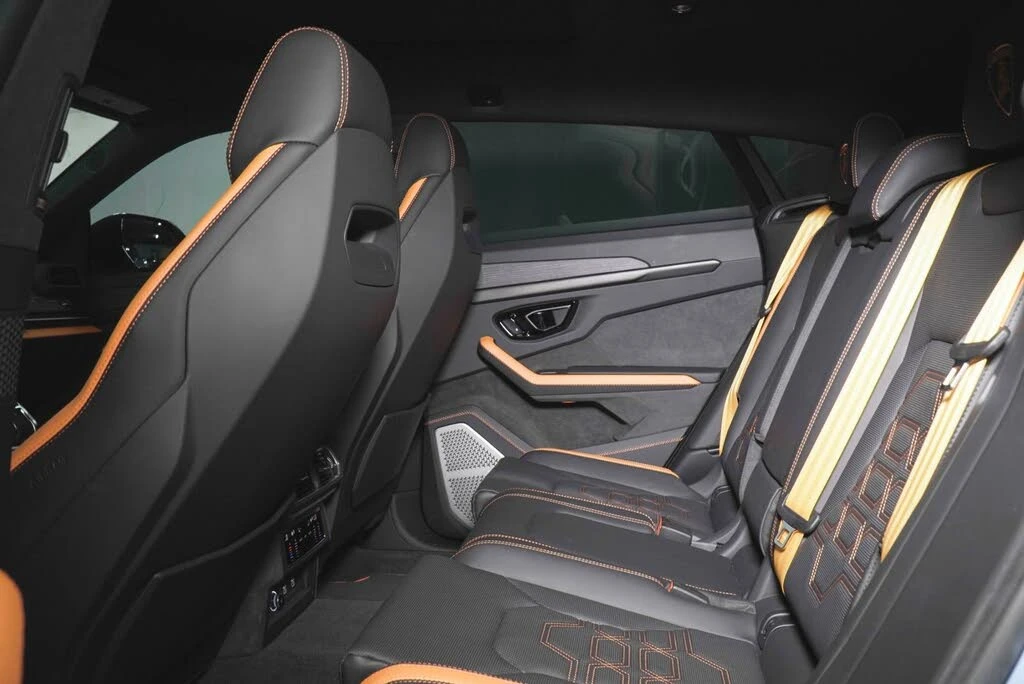 2025 Lamborghini Urus SE - Image 25 of 31