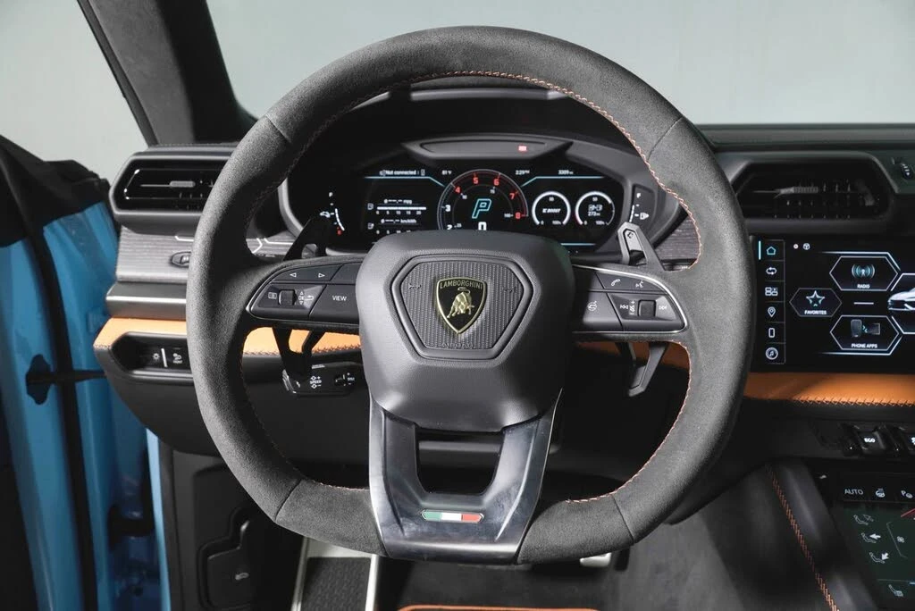 2025 Lamborghini Urus SE - Image 11 of 31