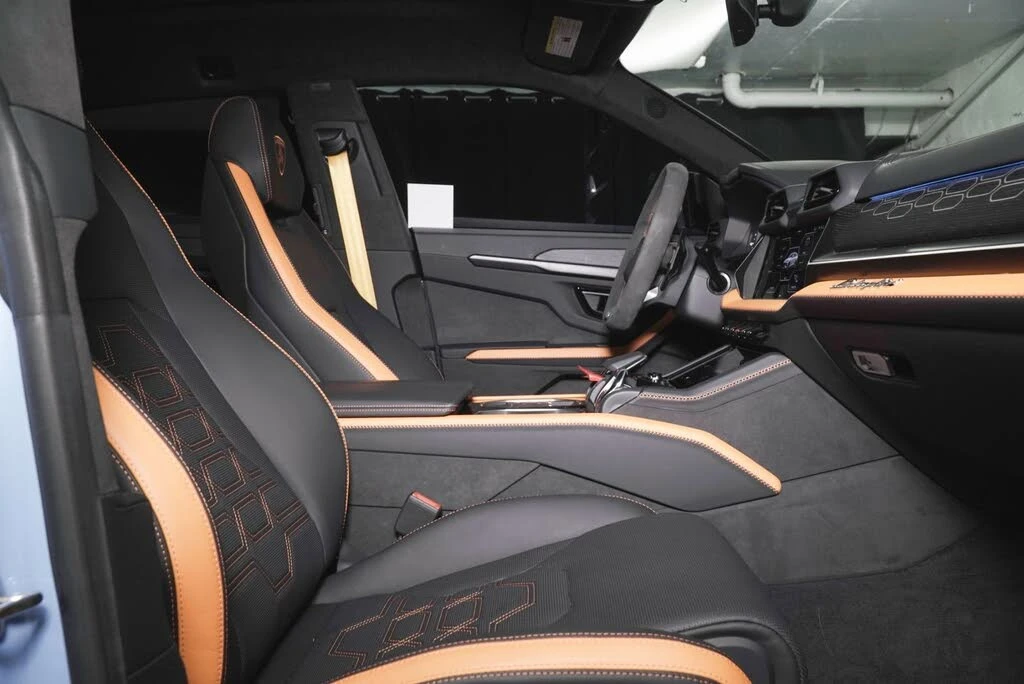 2025 Lamborghini Urus SE - Image 12 of 31
