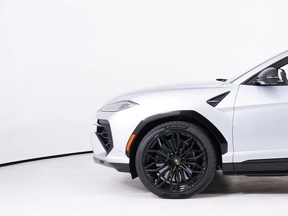 2025 Lamborghini Urus SE - Image 12 of 31