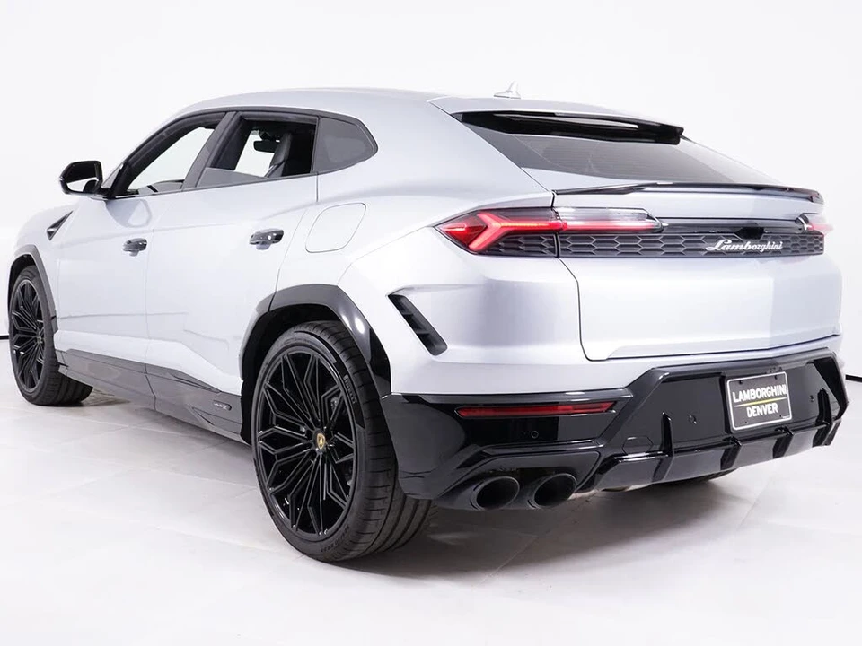 2025 Lamborghini Urus SE - Image 18 of 31
