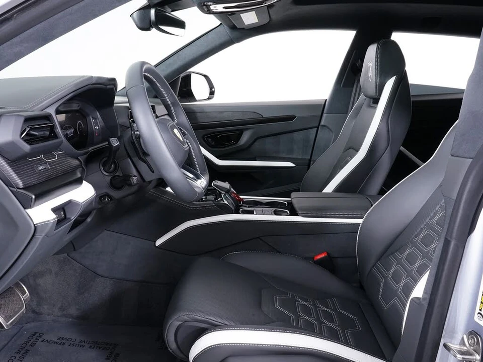 2025 Lamborghini Urus SE - Image 5 of 31