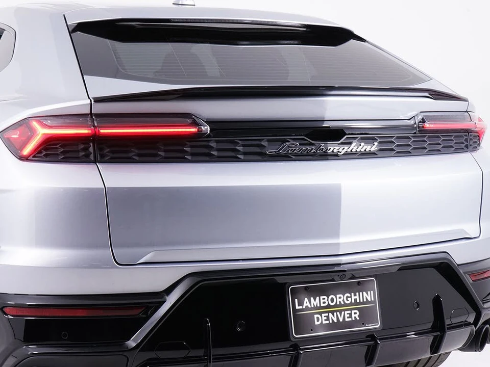 2025 Lamborghini Urus SE - Image 20 of 31