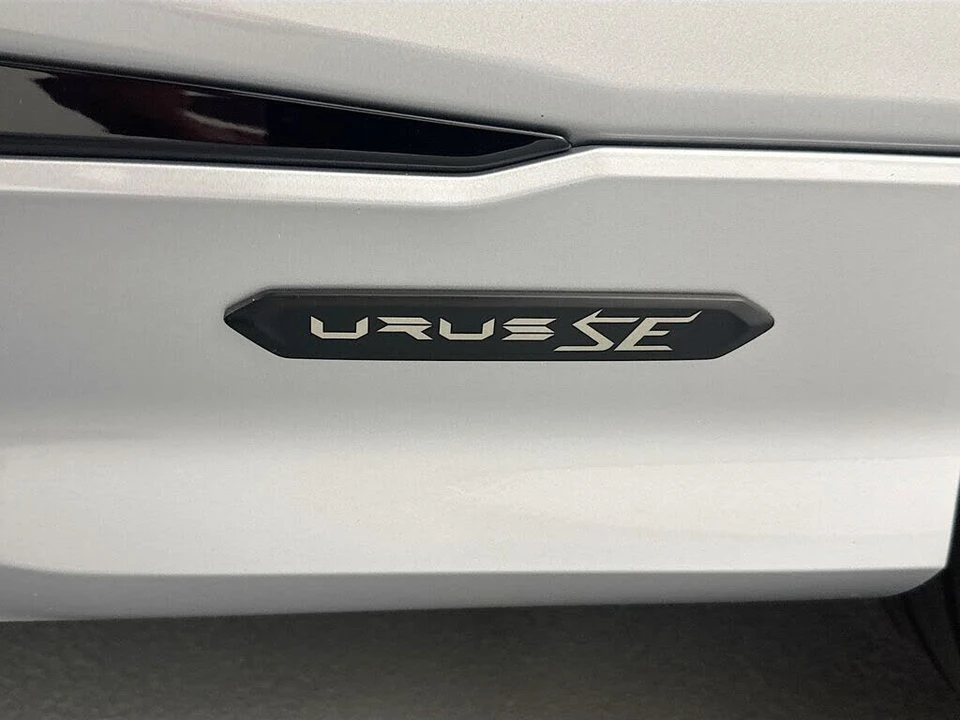 2025 Lamborghini Urus SE - Image 27 of 31