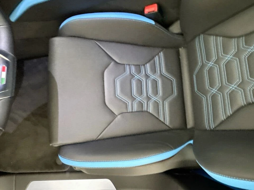 2025 Lamborghini Urus SE - Image 20 of 31