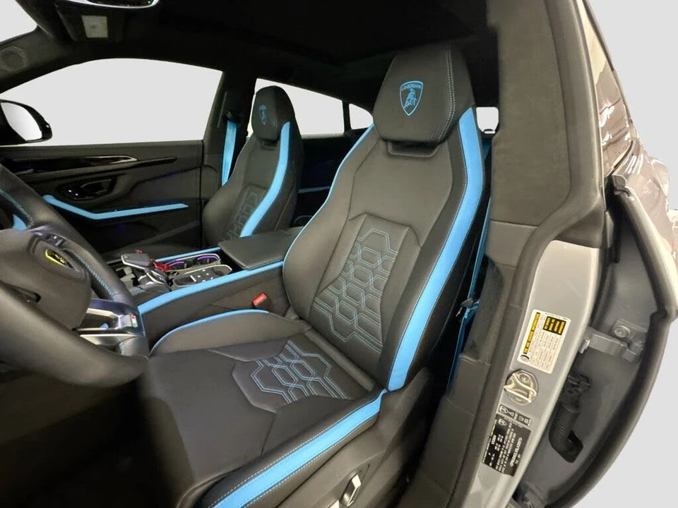 2025 Lamborghini Urus SE - Image 22 of 31