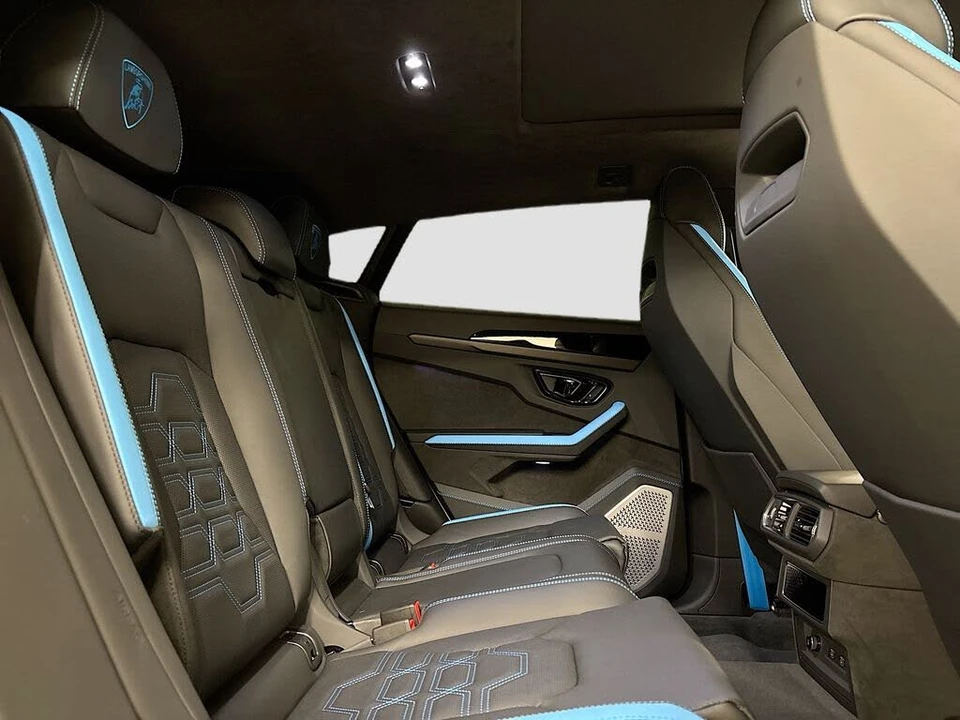 2025 Lamborghini Urus SE - Image 16 of 31