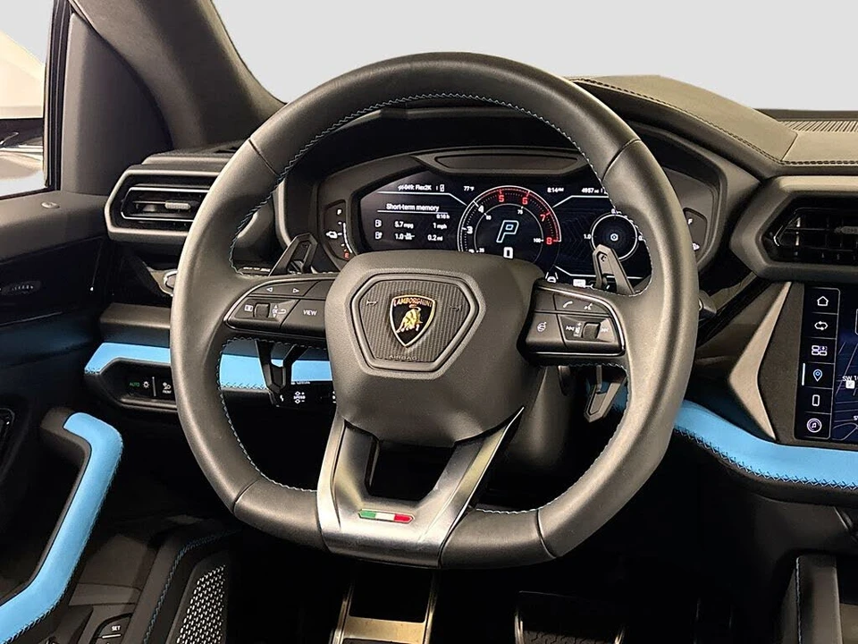 2025 Lamborghini Urus SE - Image 19 of 31