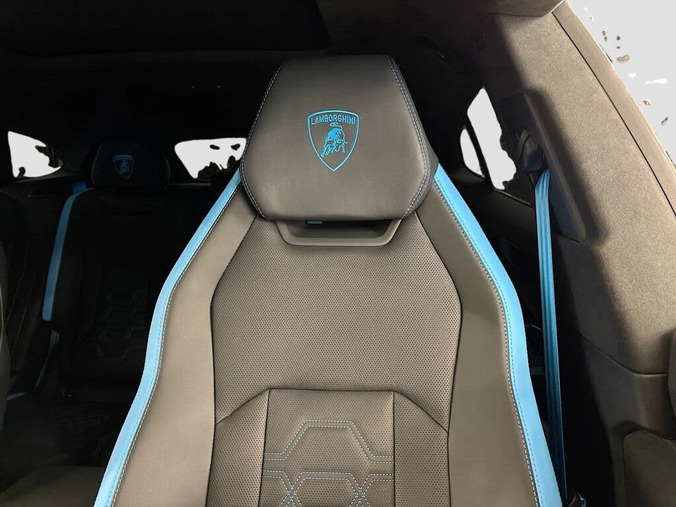 2025 Lamborghini Urus SE - Image 26 of 31