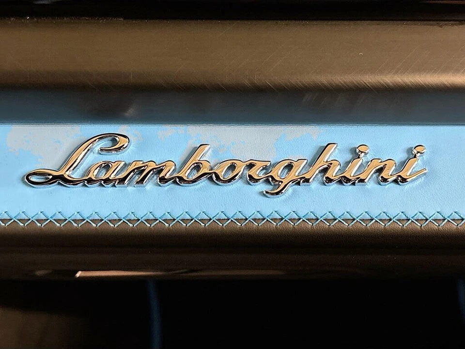 2025 Lamborghini Urus SE - Image 31 of 31