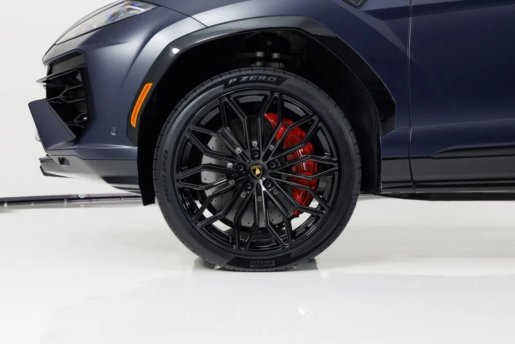 2025 Lamborghini Urus SE - Image 10 of 31