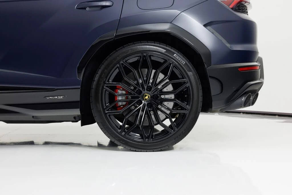 2025 Lamborghini Urus SE - Image 11 of 31