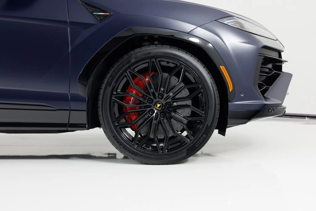 2025 Lamborghini Urus SE - Image 13 of 31
