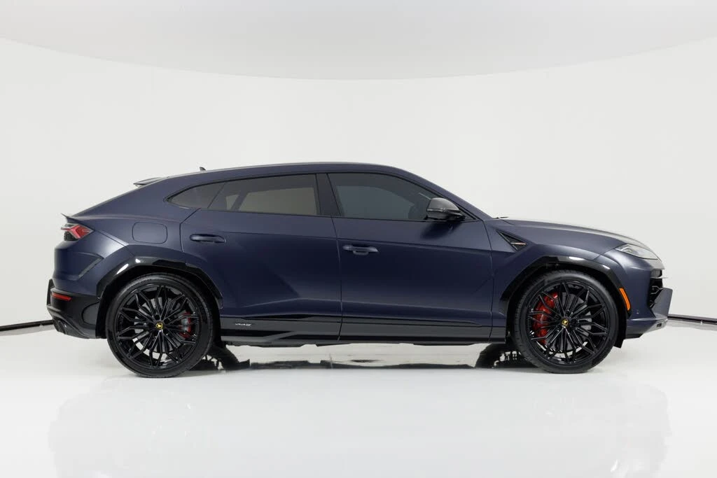 2025 Lamborghini Urus SE - Image 2 of 31