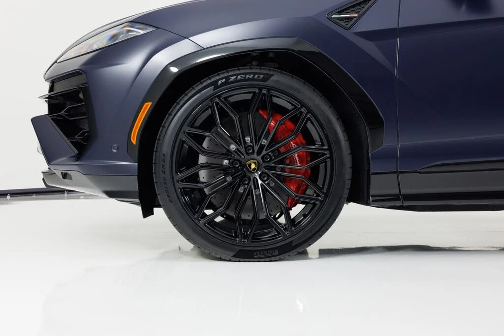 2025 Lamborghini Urus SE - Image 9 of 31