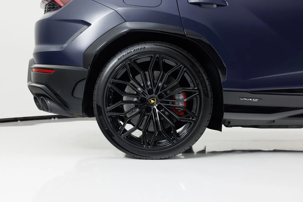 2025 Lamborghini Urus SE - Image 12 of 31
