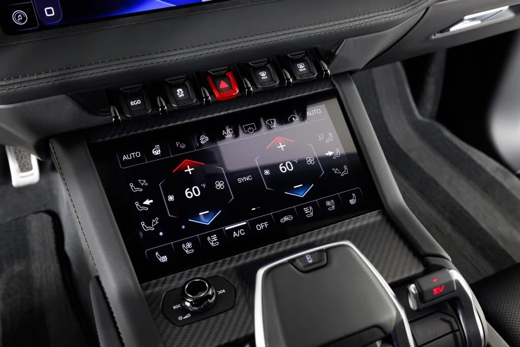 2025 Lamborghini Urus SE - Image 27 of 31